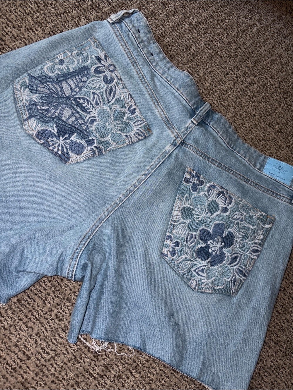 American Eagle AE x Sydney Sweeney embroidered denims shorts